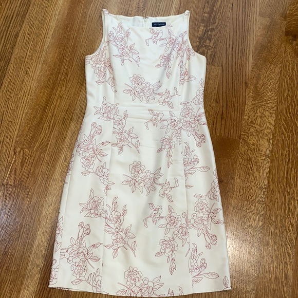 Ann Taylor Dresses & Skirts - EUC Ann Taylor Dress Size 6